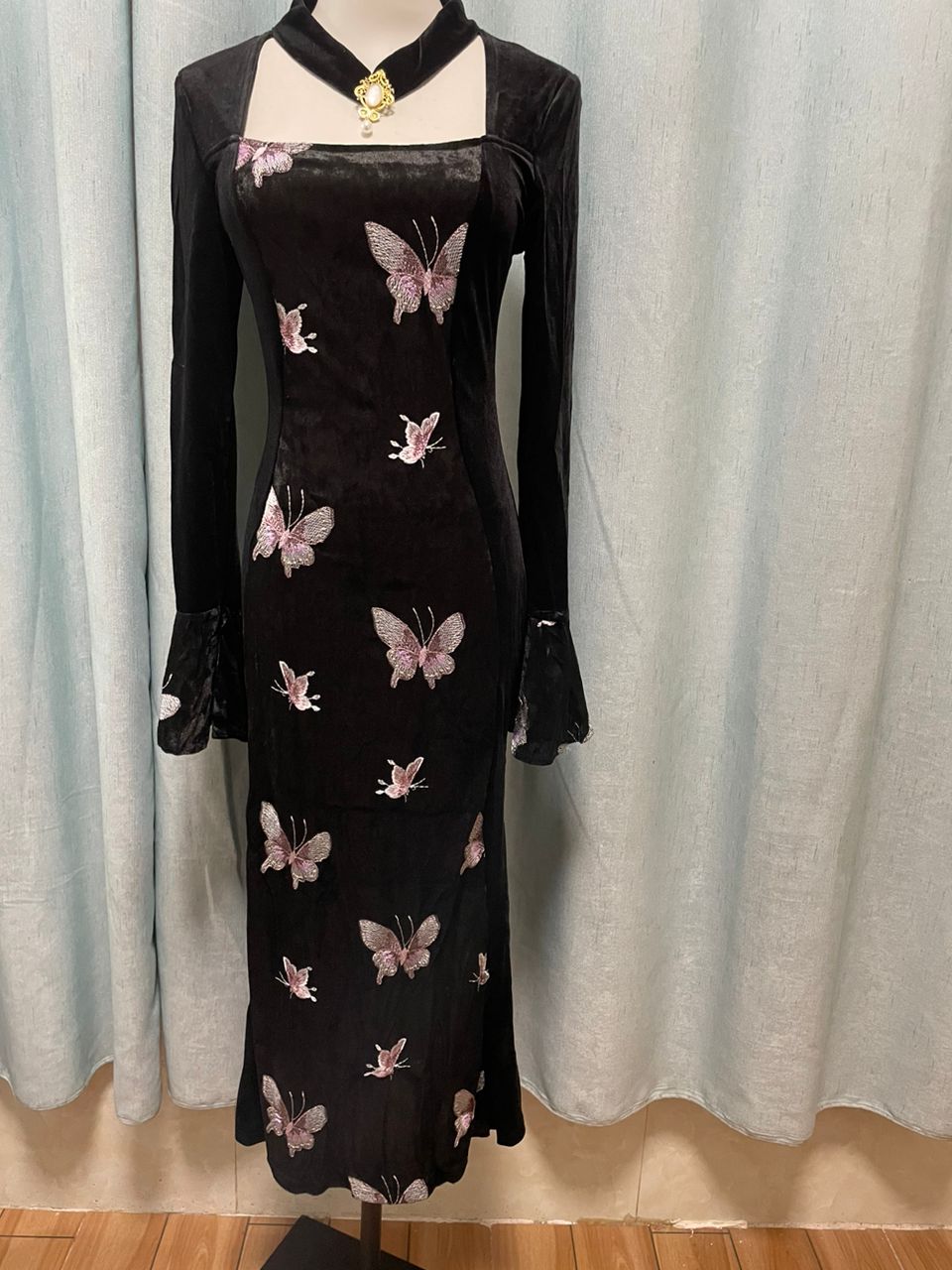 2-Piece Dark Fairy Butterfly Embroidered Velvet Dress with Choker